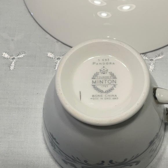 Minton Pandora Bone China Tea Cup & Saucer Made in England - Picture 4 of 5